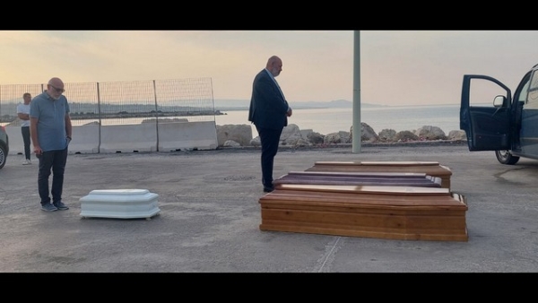 Porto Empedocle, giunte alcune bare dopo l'ultima tragedia del mare